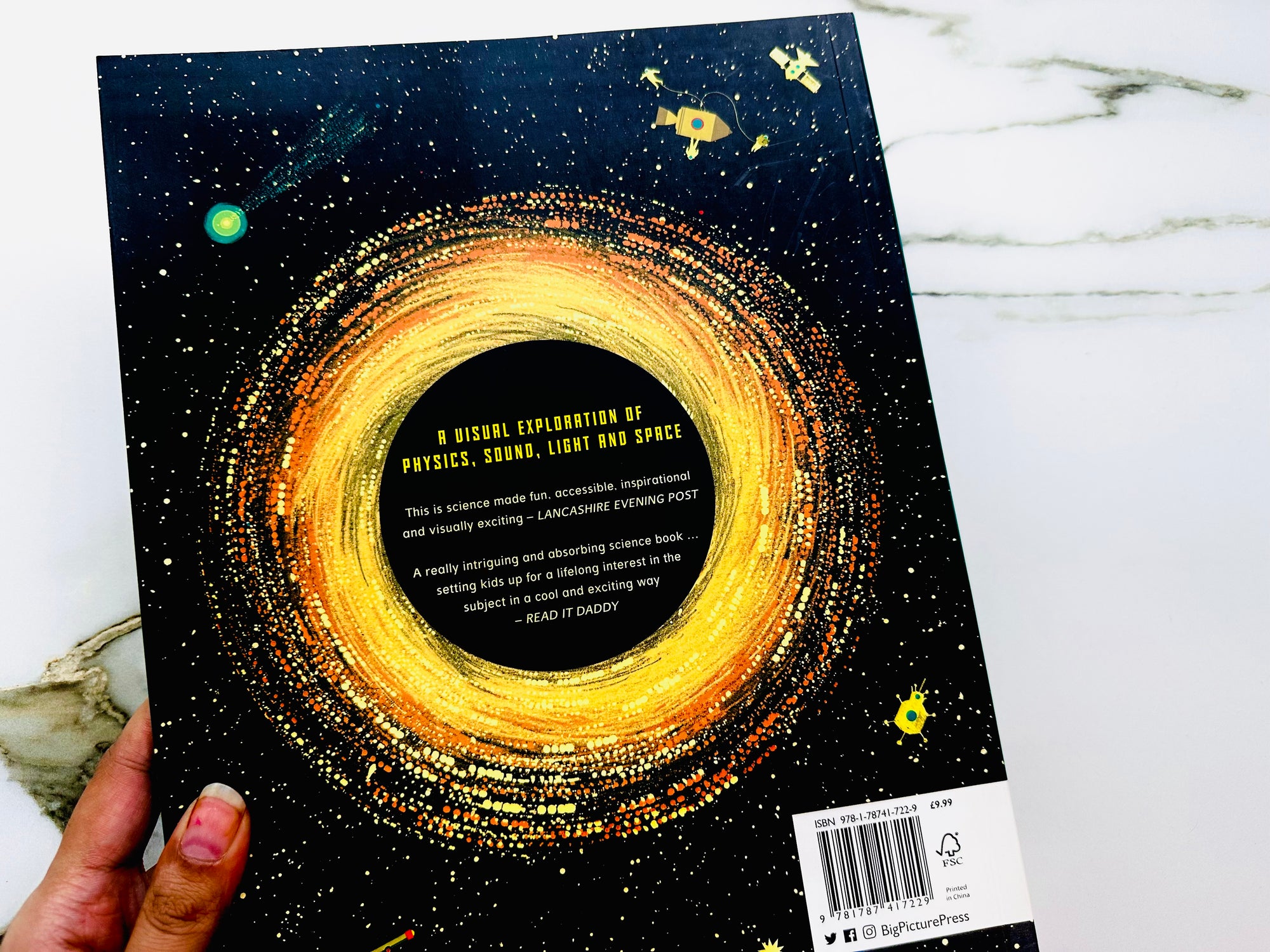 The Speed Of Starlight : A Visual Guide to Physics