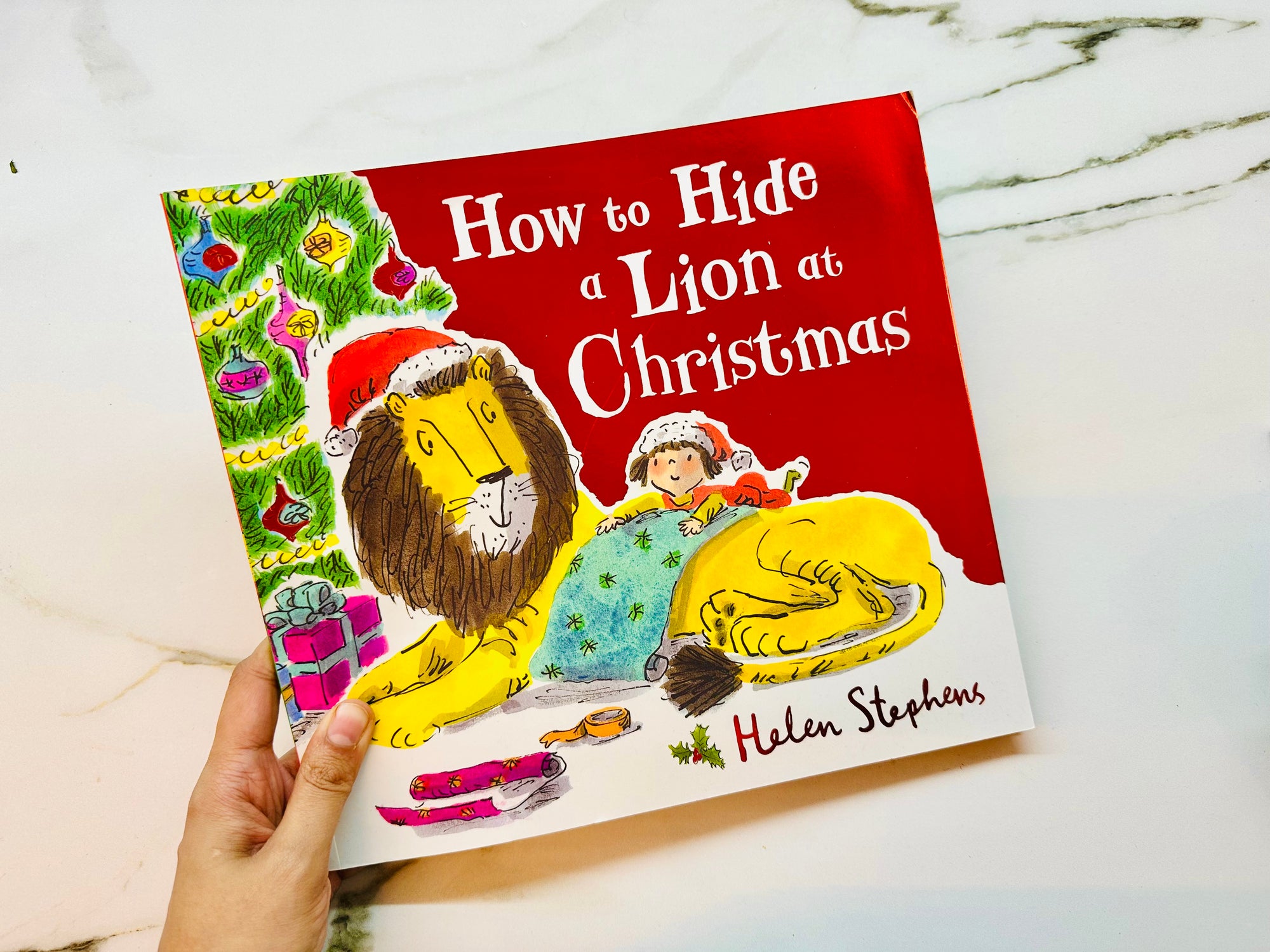 How to hide a lion at christmas